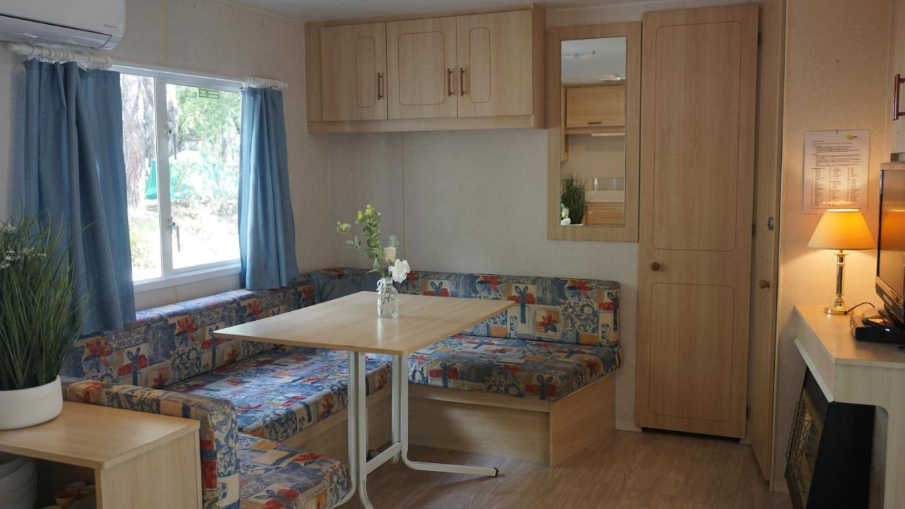 Chalets Met Buitenkeuken Op Camping Lei Suves - Joycasa Рокбрюн-сюр-Аржан Екстериор снимка