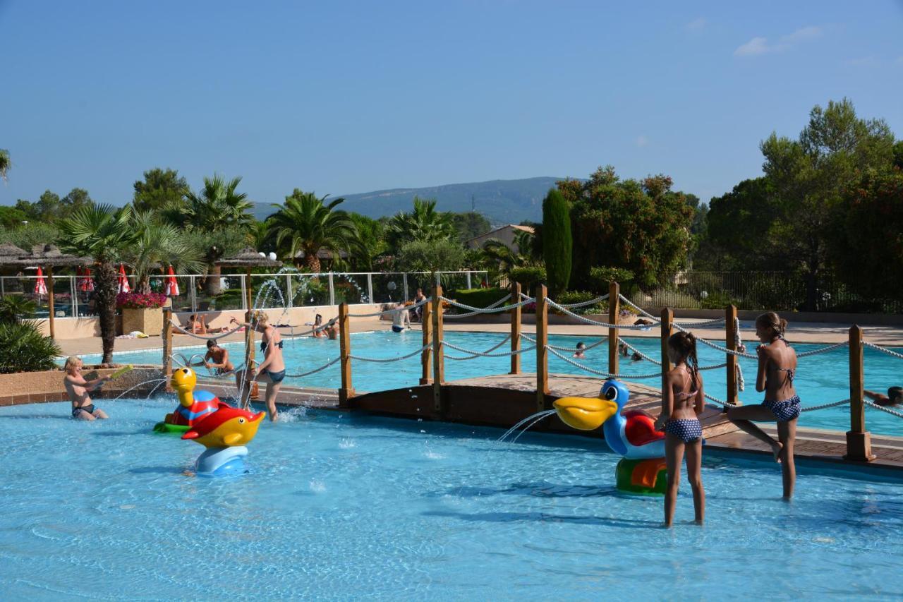 Chalets Met Buitenkeuken Op Camping Lei Suves - Joycasa Рокбрюн-сюр-Аржан Екстериор снимка