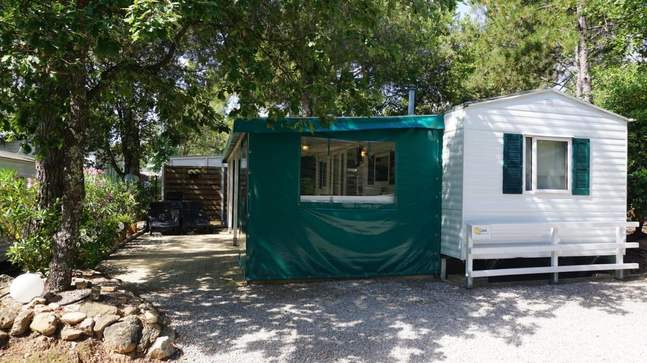 Chalets Met Buitenkeuken Op Camping Lei Suves - Joycasa Рокбрюн-сюр-Аржан Екстериор снимка