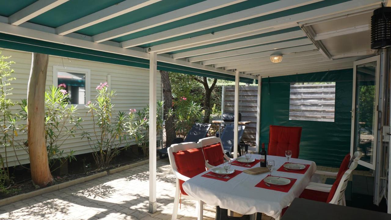 Chalets Met Buitenkeuken Op Camping Lei Suves - Joycasa Рокбрюн-сюр-Аржан Екстериор снимка
