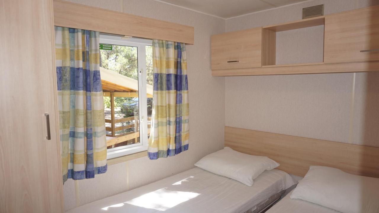Chalets Met Buitenkeuken Op Camping Lei Suves - Joycasa Рокбрюн-сюр-Аржан Екстериор снимка