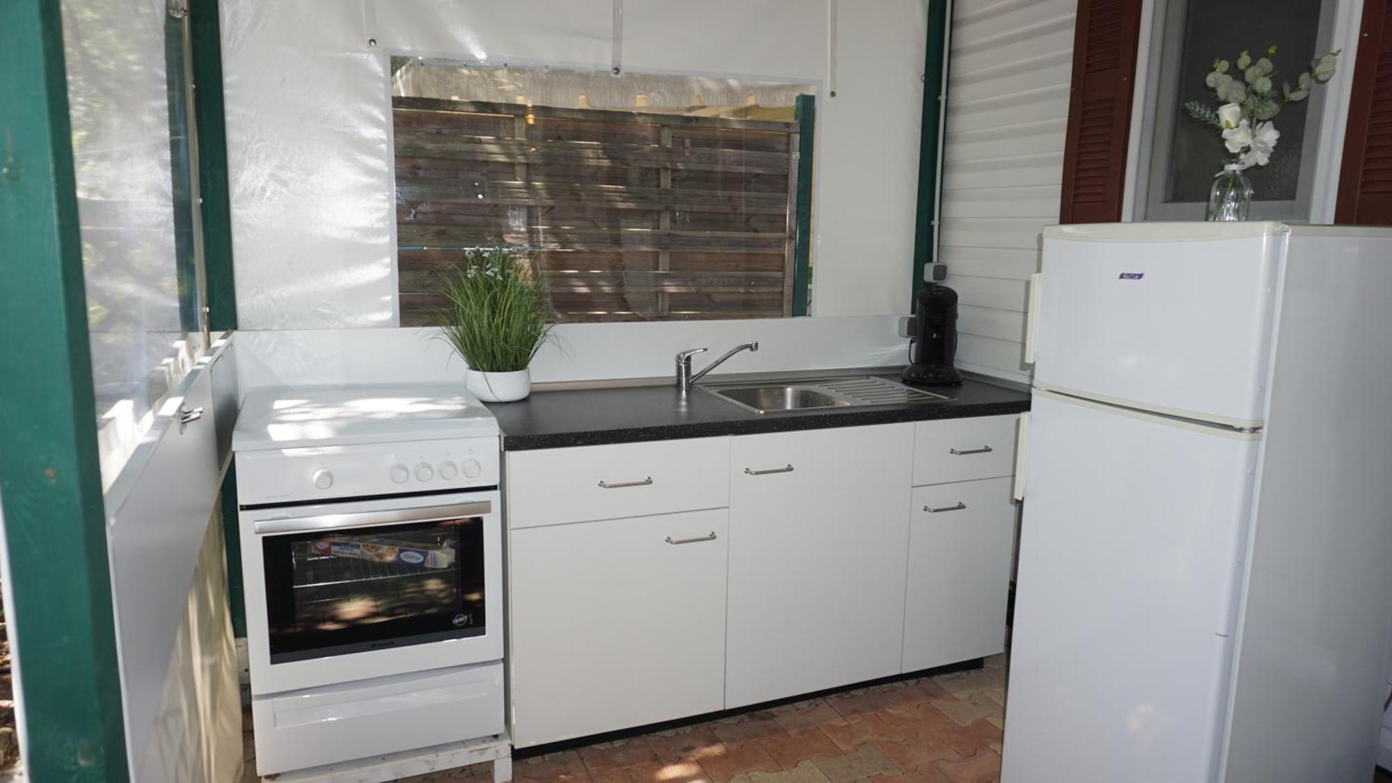 Chalets Met Buitenkeuken Op Camping Lei Suves - Joycasa Рокбрюн-сюр-Аржан Стая снимка