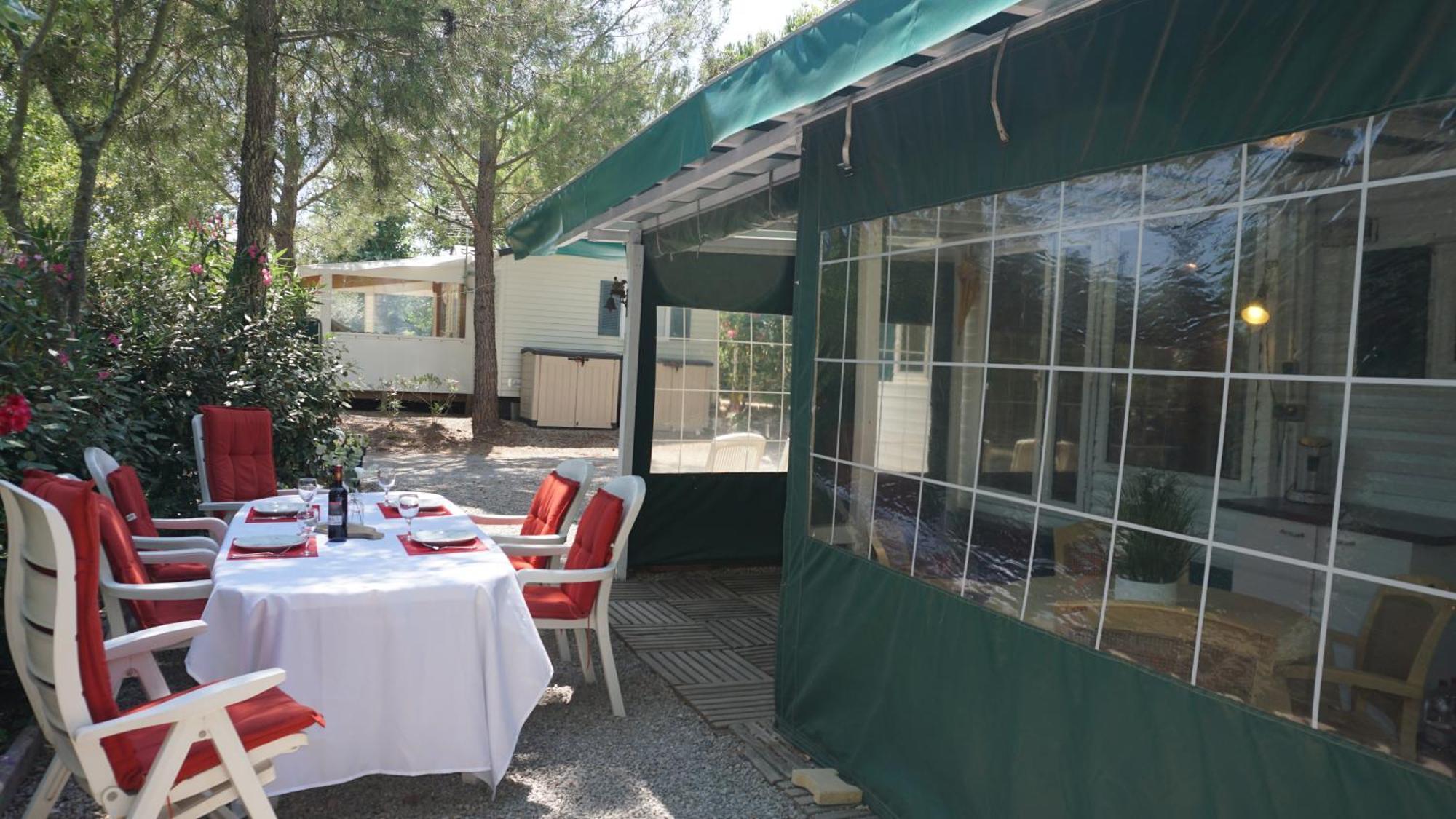 Chalets Met Buitenkeuken Op Camping Lei Suves - Joycasa Рокбрюн-сюр-Аржан Стая снимка