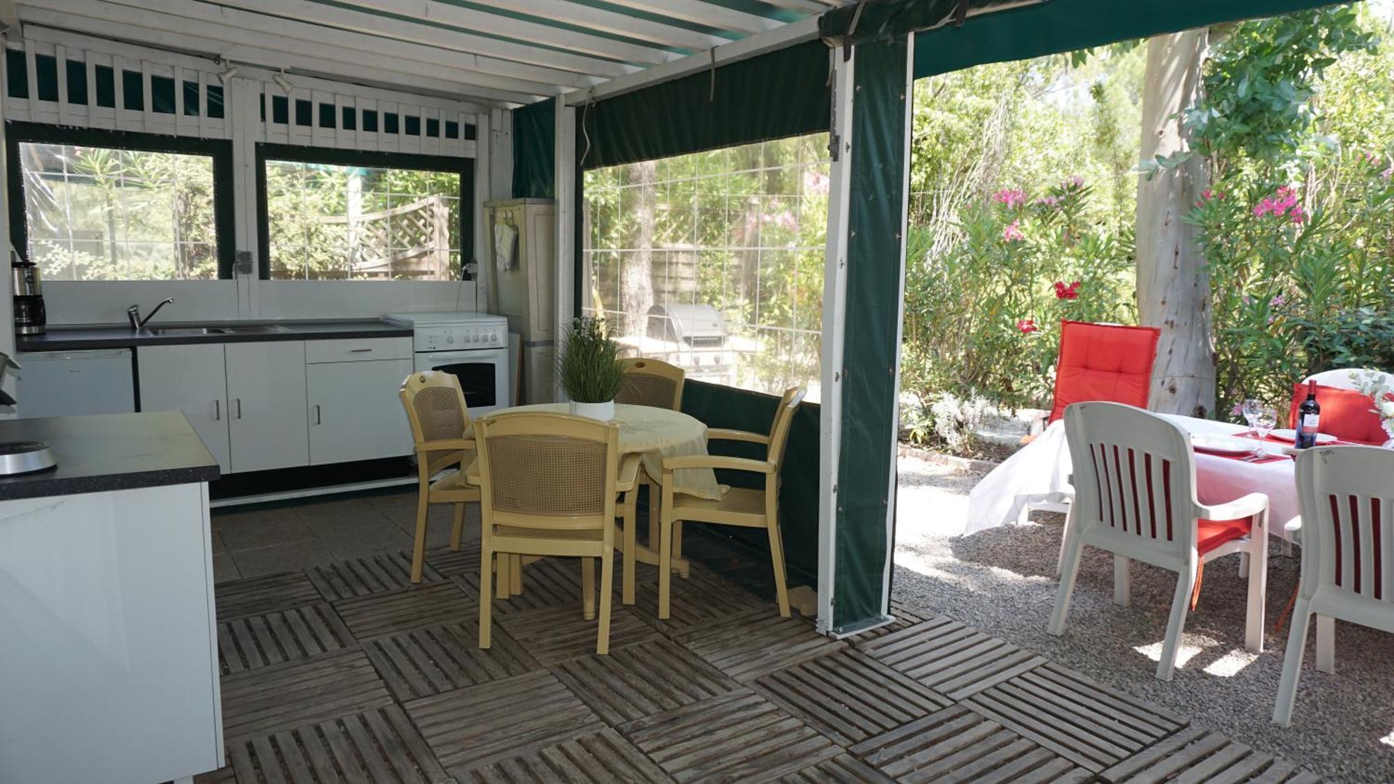 Chalets Met Buitenkeuken Op Camping Lei Suves - Joycasa Рокбрюн-сюр-Аржан Стая снимка