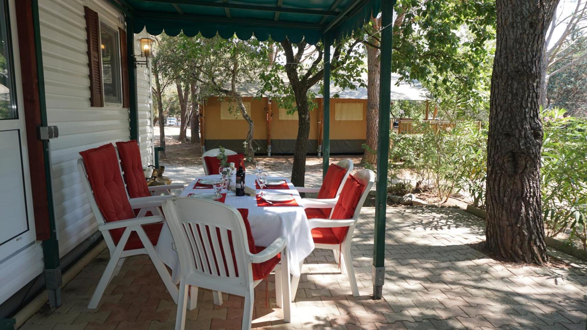 Chalets Met Buitenkeuken Op Camping Lei Suves - Joycasa Рокбрюн-сюр-Аржан Стая снимка