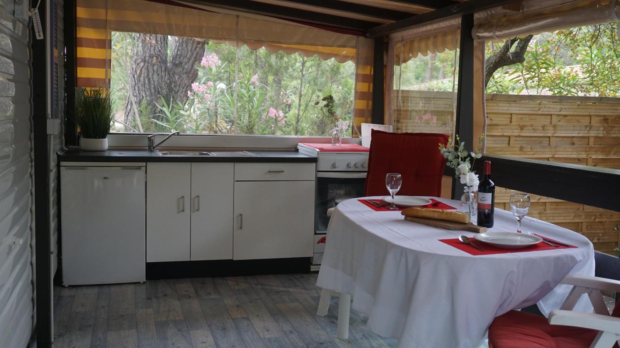 Chalets Met Buitenkeuken Op Camping Lei Suves - Joycasa Рокбрюн-сюр-Аржан Стая снимка